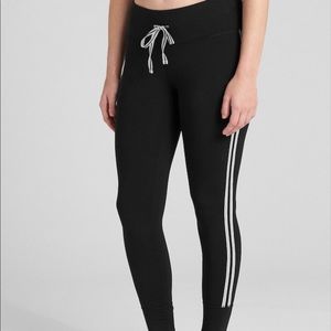 GapFit Blackout Drawcord Side Stripe 7/8 Leggings